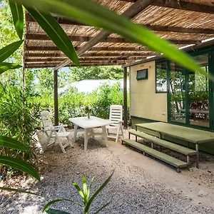 Campingplatz Osalla Garden Bungalow, Orosei
